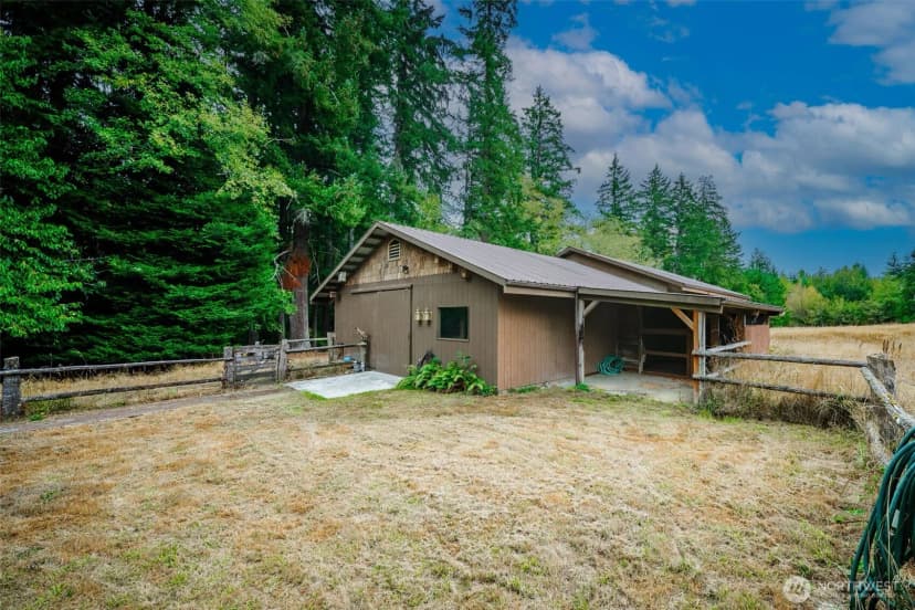 Property photo for 6133 Puget Beach Road Ne, Olympia photo 23