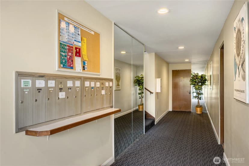 Property photo for 301 22nd Avenue E #1a, Seattle photo 14