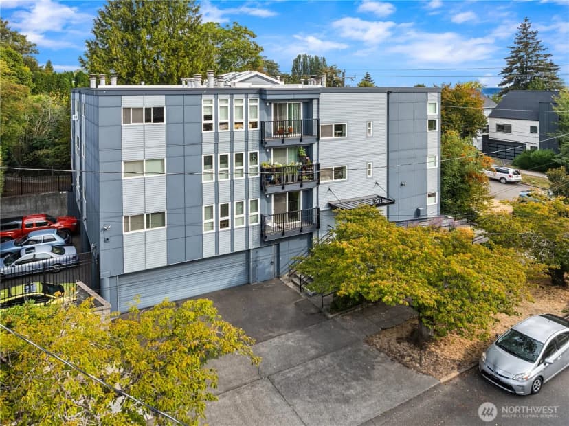Property photo for 301 22nd Avenue E #1a, Seattle