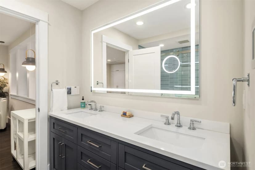 Property photo for 111 Ne 63rd Street, Seattle photo 28