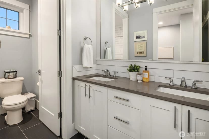 Property photo for 111 Ne 63rd Street, Seattle photo 15