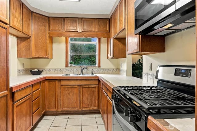 Property photo for 1140 N Cambrian Avenue, Bremerton photo 5