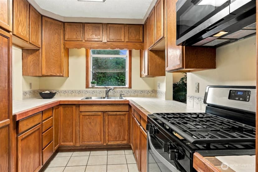 Property photo for 1140 N Cambrian Avenue, Bremerton photo 5