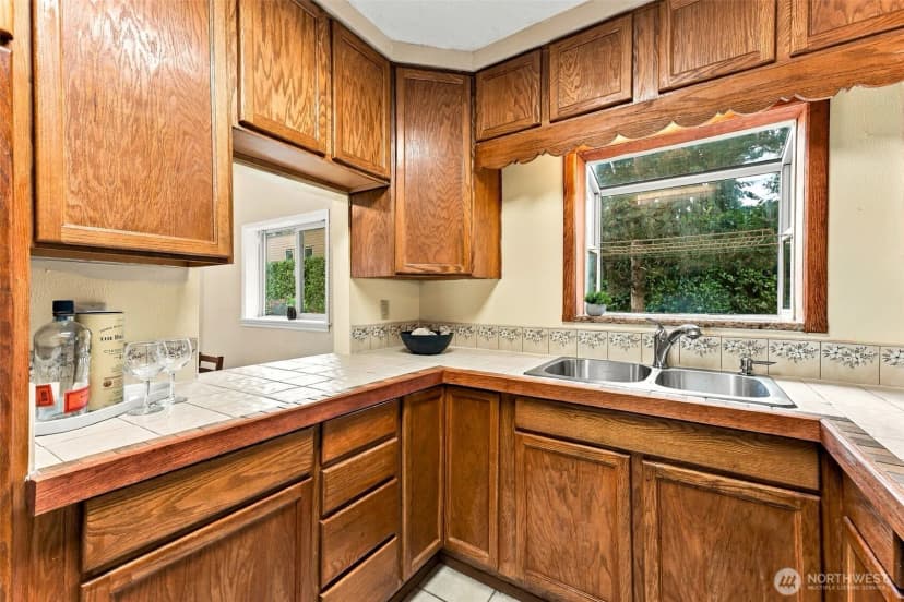 Property photo for 1140 N Cambrian Avenue, Bremerton photo 6