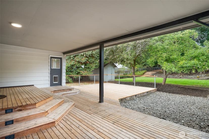 Property photo for 10915 North Park Avenue N, Seattle photo 22