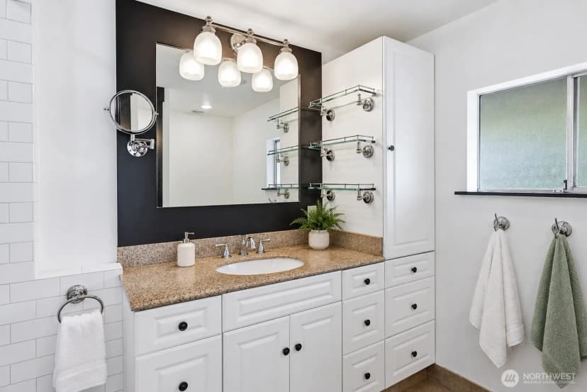 Property photo for 10915 North Park Avenue N, Seattle photo 17