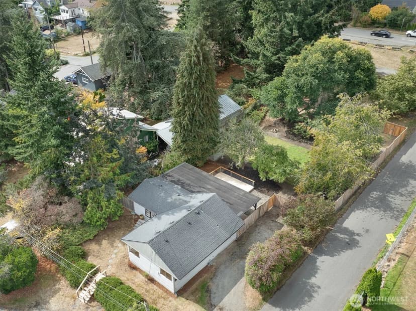Property photo for 10915 North Park Avenue N, Seattle photo 35