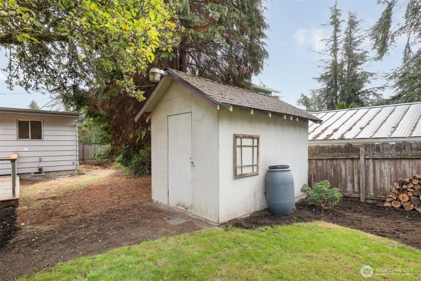 Property photo for 10915 North Park Avenue N, Seattle photo 27