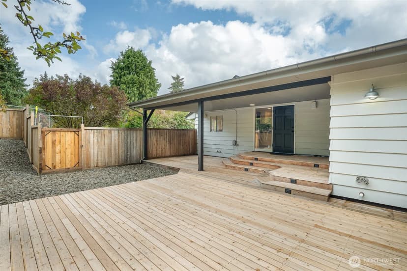 Property photo for 10915 North Park Avenue N, Seattle photo 23