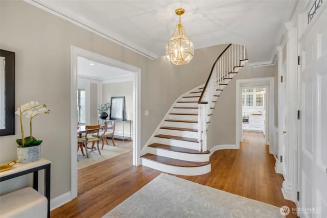 Property photo for 700 Mcgilvra Boulevard E, Seattle photo 3