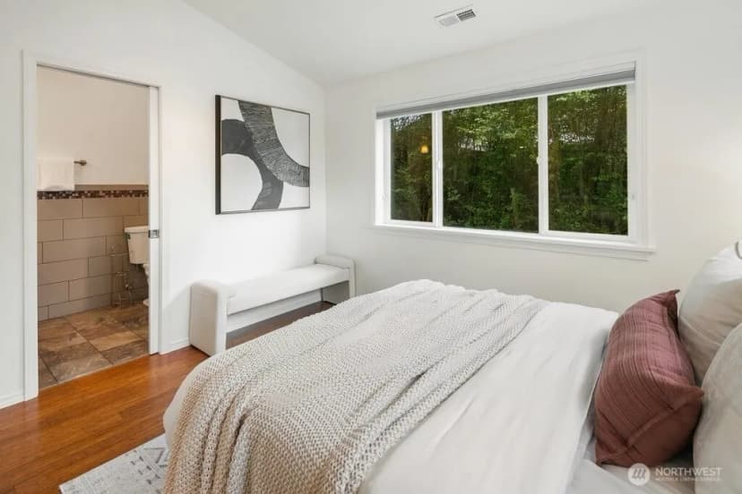 Property photo for 3042 Ne 94th Street, Seattle photo 15