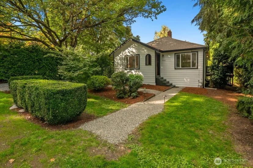 Property photo for 3042 Ne 94th Street, Seattle