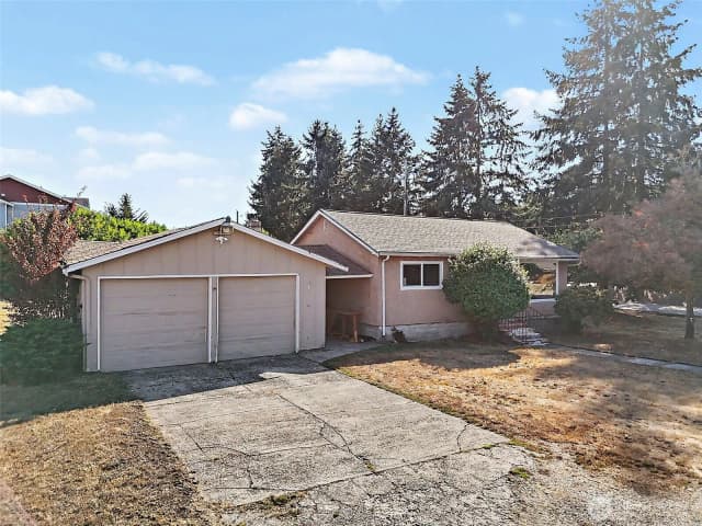 Property photo for 5220 64th Street W, University Place photo 2