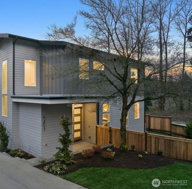 Property photo for 8403 Ne 137th Street, Kirkland photo 2