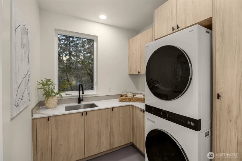 Property photo for 8403 Ne 137th Street, Kirkland photo 27