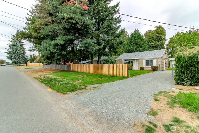 Property photo for 105 S 70th Street, Tacoma photo 21