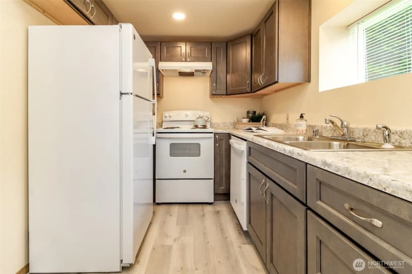 Property photo for 105 S 70th Street, Tacoma photo 5
