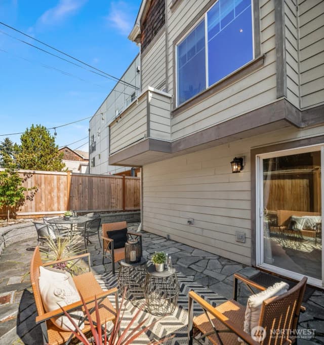 Property photo for 8521 Interlake Avenue N #b, Seattle photo 3