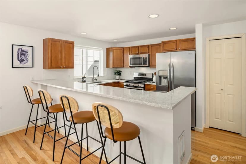 Property photo for 8521 Interlake Avenue N #b, Seattle photo 11