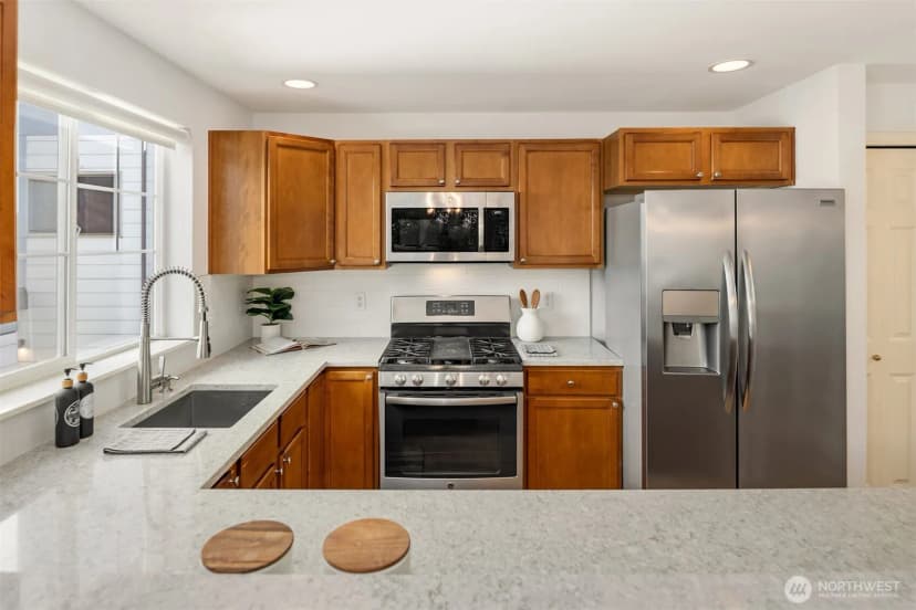 Property photo for 8521 Interlake Avenue N #b, Seattle photo 12