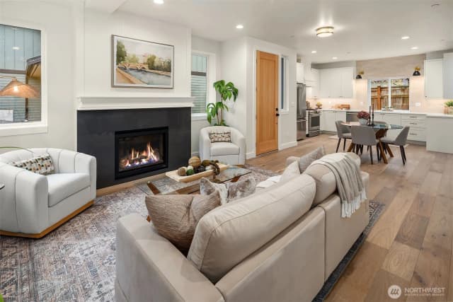 Property photo for 11418 Ne 90th Street, Kirkland photo 3