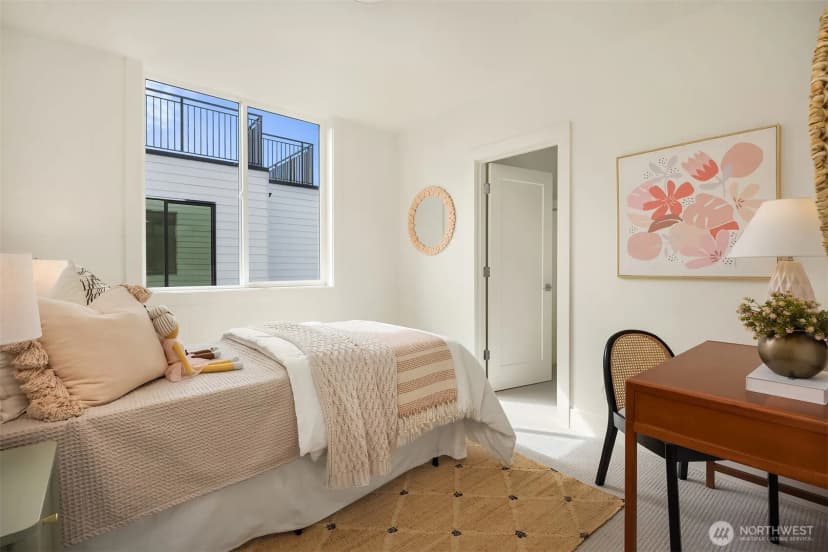 Property photo for 4413 2nd Avenue Ne, Seattle photo 10