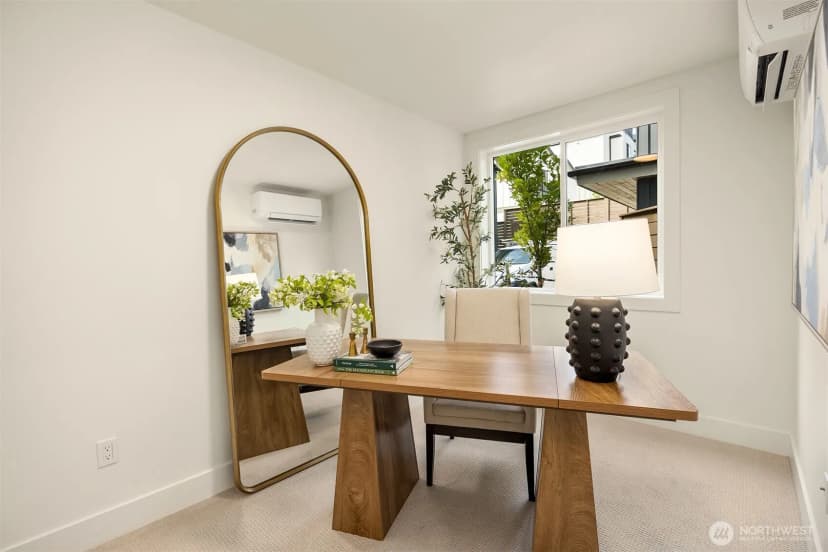 Property photo for 4413 2nd Avenue Ne, Seattle photo 14