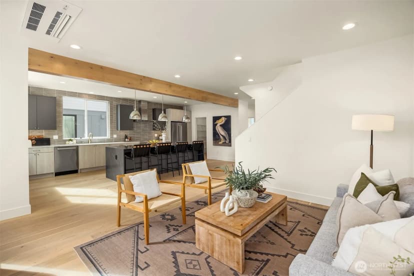 Property photo for 4413 2nd Avenue Ne, Seattle photo 5