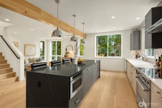 Property photo for 4413 2nd Avenue Ne, Seattle photo 2