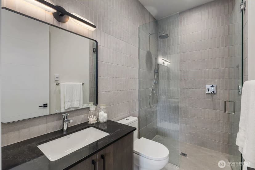 Property photo for 1653 105th Avenue Se, Bellevue photo 33