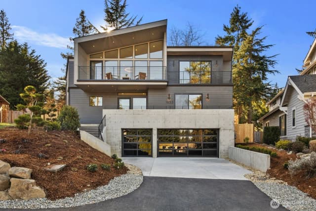 Property photo for 1653 105th Avenue Se, Bellevue