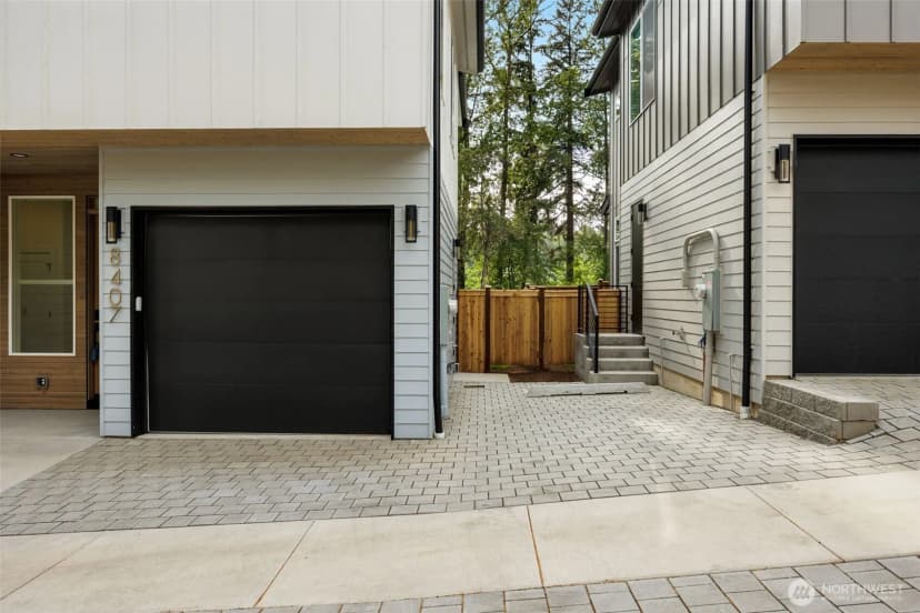 Property photo for 8407 Ne 137th Street, Kirkland photo 27