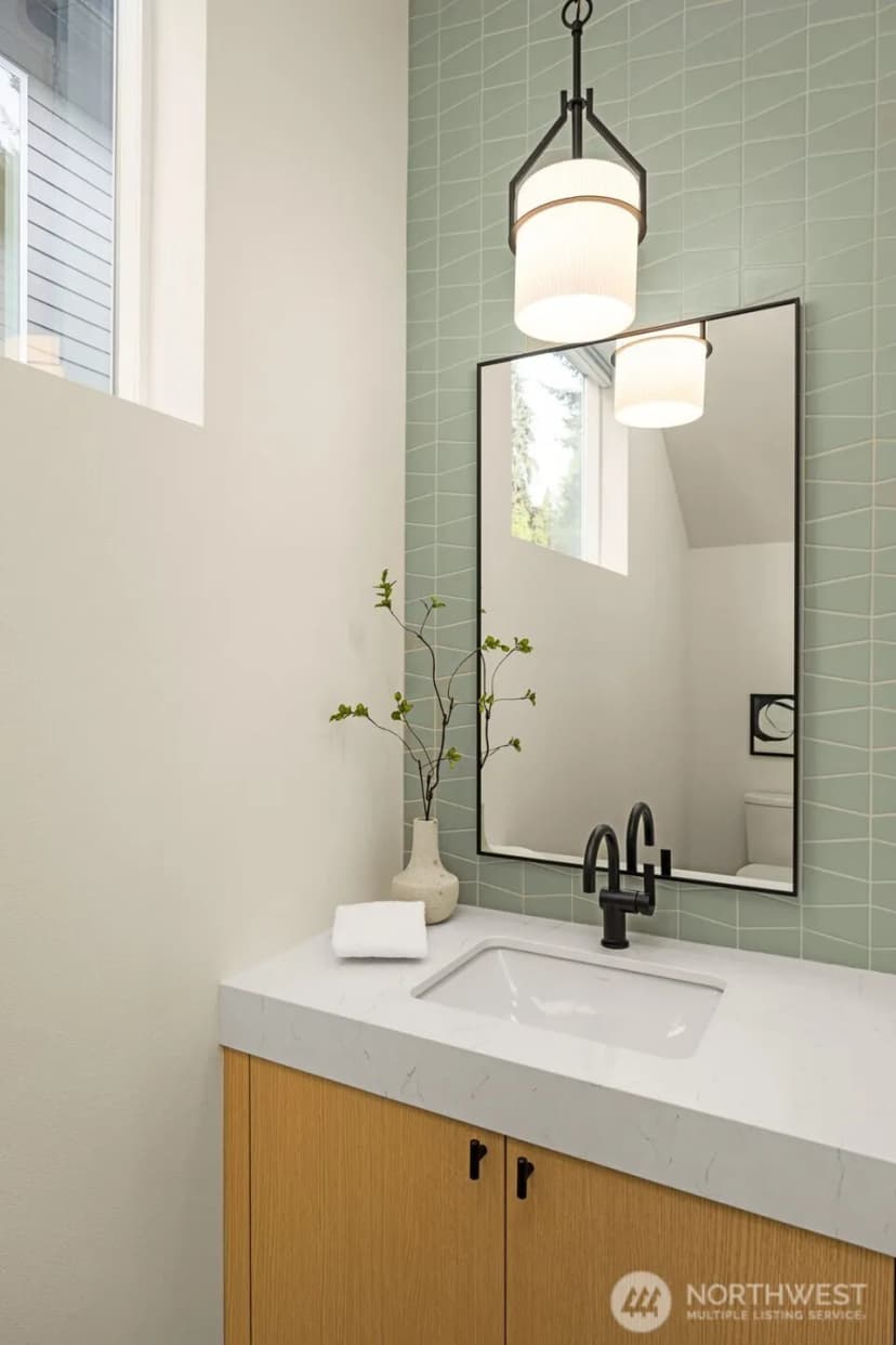 Property photo for 8407 Ne 137th Street, Kirkland photo 12