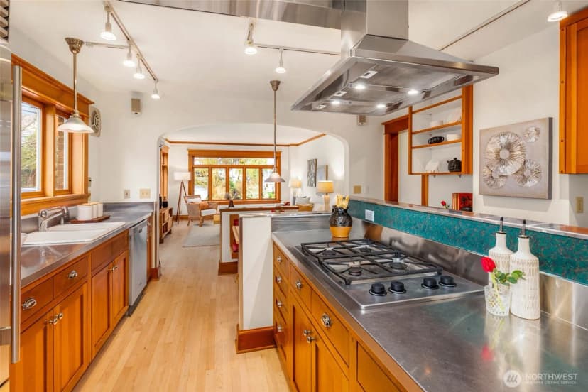 Property photo for 2117 N 36th Street, Seattle photo 18