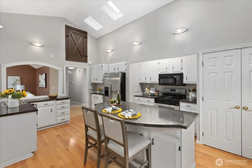 Property photo for 25340 36th Place S, Kent photo 12