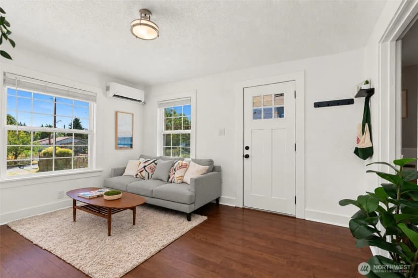 Property photo for 8143 10th Avenue Sw, Seattle photo 9