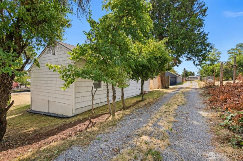Property photo for 8143 10th Avenue Sw, Seattle photo 26