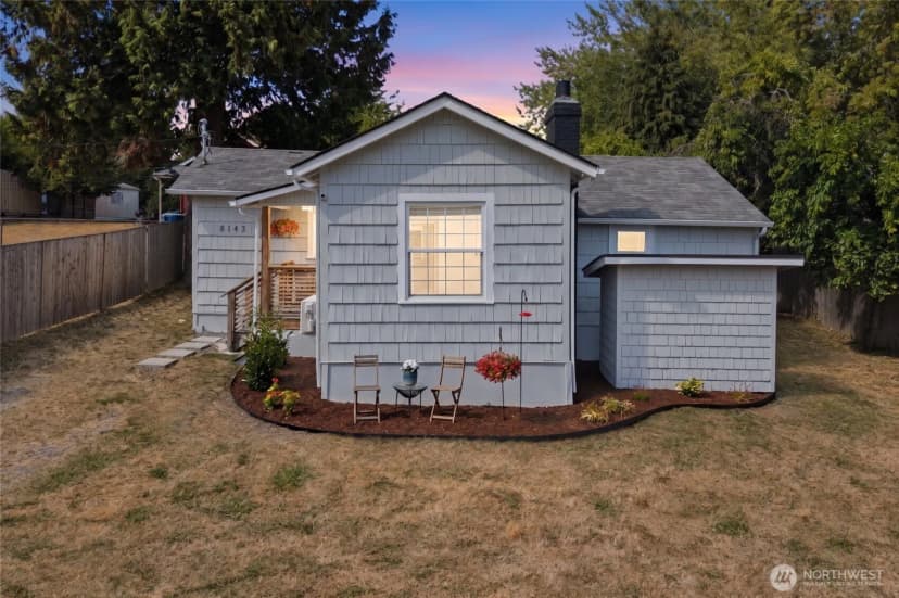 Property photo for 8143 10th Avenue Sw, Seattle photo 32