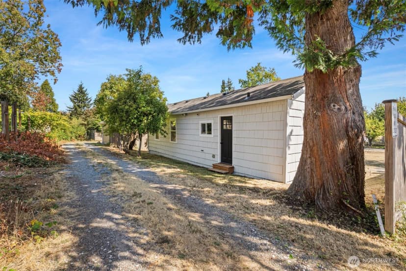 Property photo for 8143 10th Avenue Sw, Seattle photo 25