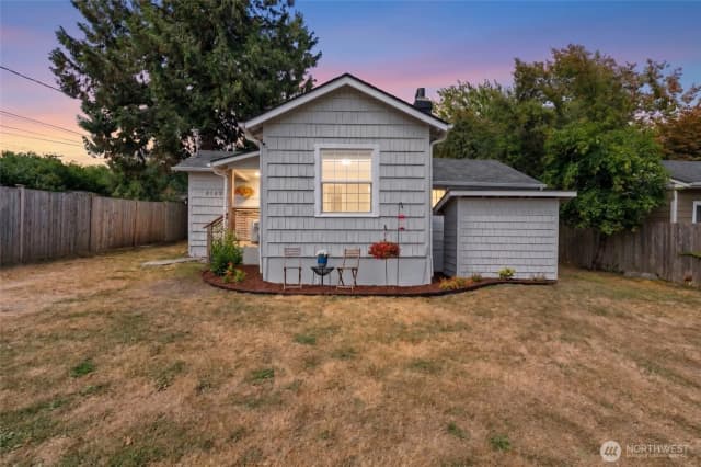 Property photo for 8143 10th Avenue Sw, Seattle photo 2