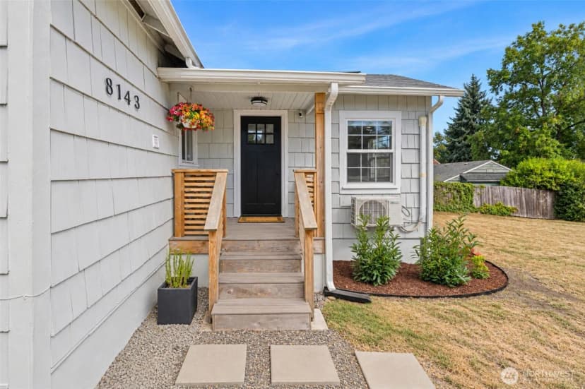 Property photo for 8143 10th Avenue Sw, Seattle photo 7