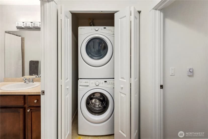 Property photo for 8816 Nesbit Avenue N #302, Seattle photo 12