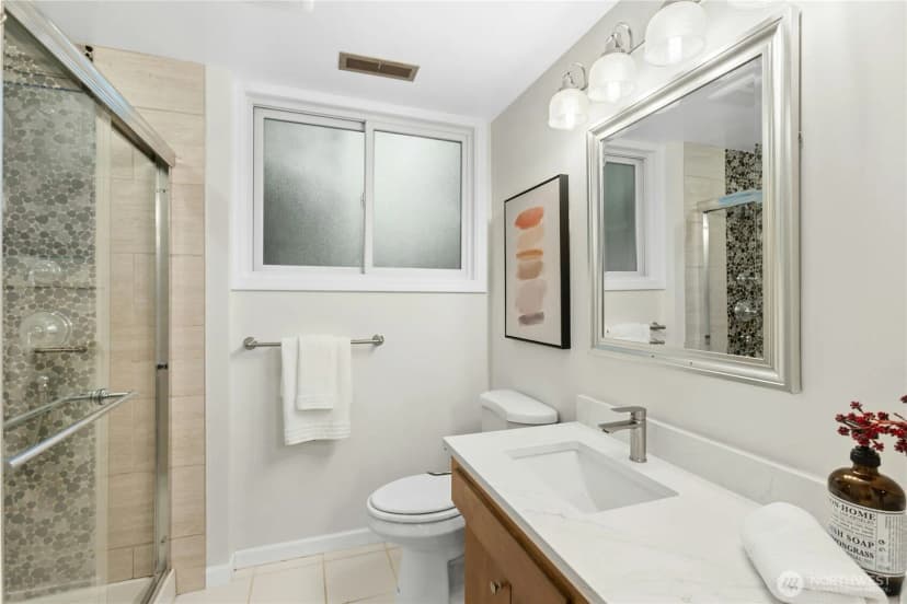 Property photo for 14406 Ne 11th Place, Bellevue photo 27