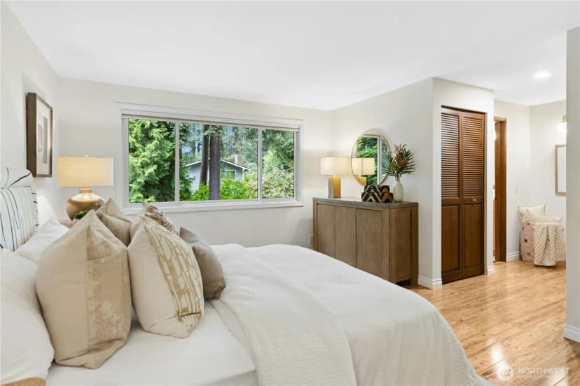 Property photo for 14406 Ne 11th Place, Bellevue photo 18