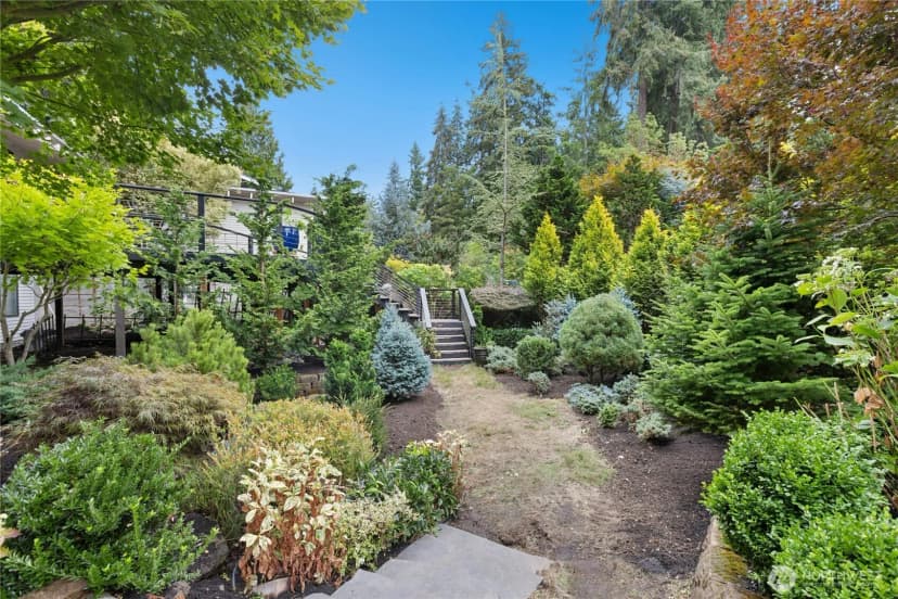 Property photo for 14406 Ne 11th Place, Bellevue photo 37