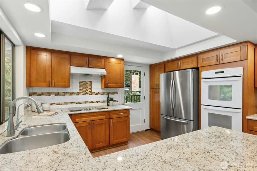 Property photo for 14406 Ne 11th Place, Bellevue photo 15
