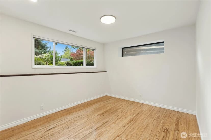 Property photo for 14406 Ne 11th Place, Bellevue photo 26