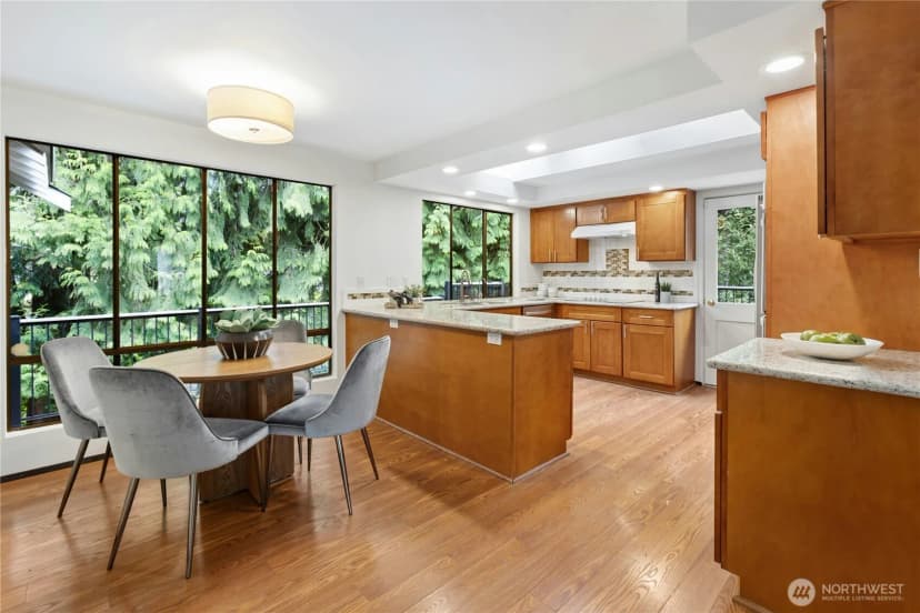 Property photo for 14406 Ne 11th Place, Bellevue photo 13