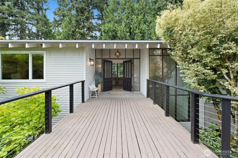 Property photo for 14406 Ne 11th Place, Bellevue photo 3