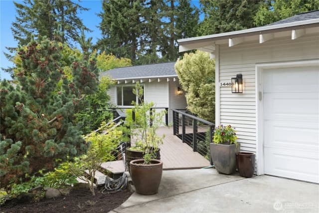 Property photo for 14406 Ne 11th Place, Bellevue photo 2
